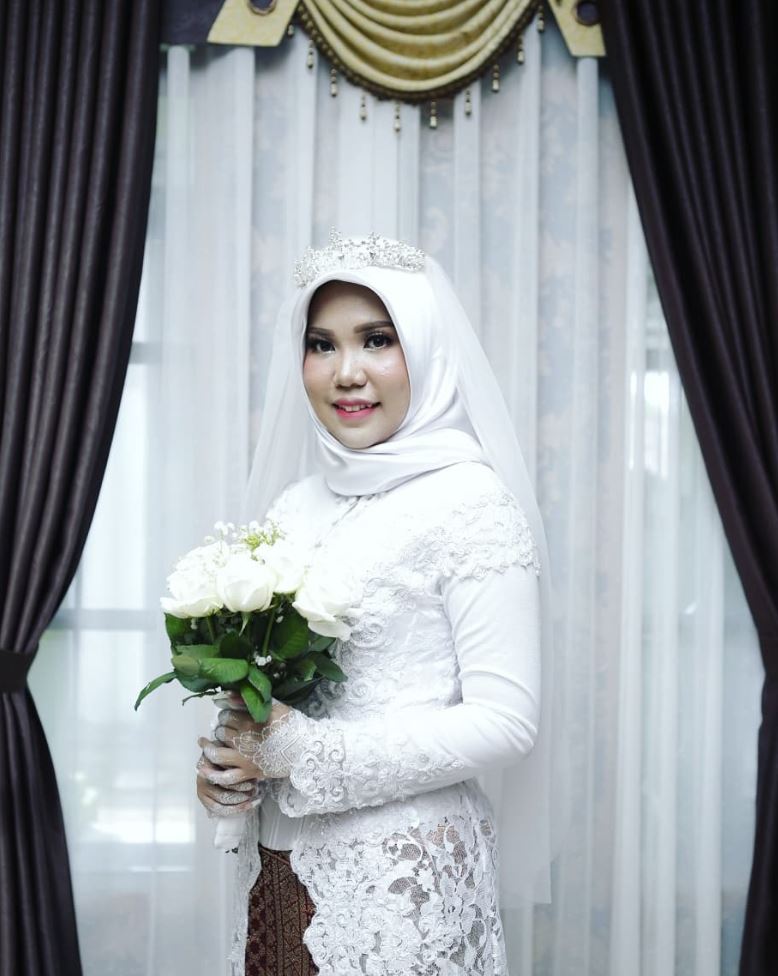 syari wedding dress