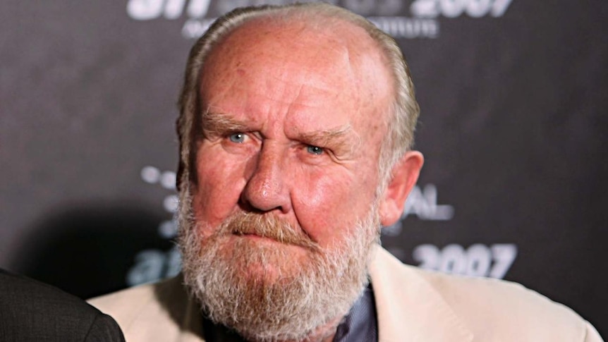 Bill Hunter arrives at the 2007 AFI Awards in Melbourne.