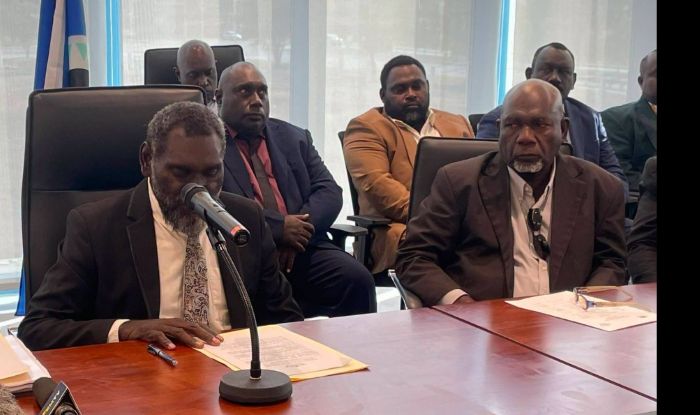 President Ishmael Toroama, Vice President Ezekiel Masatt na ol ABG delegesen long laspla JSB miting (ABG media)