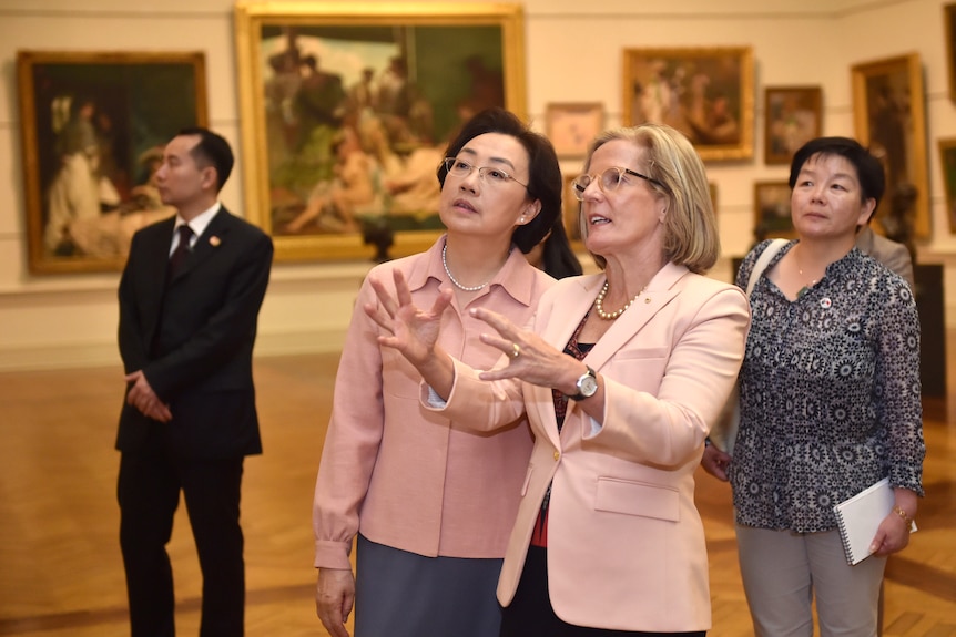 Cheng Hong and Lucy Turnbull 