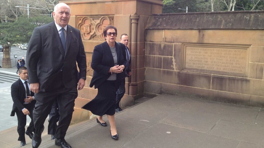 Sir Peter Cosgrove arrives at St Marys Cathedral for MH17 service