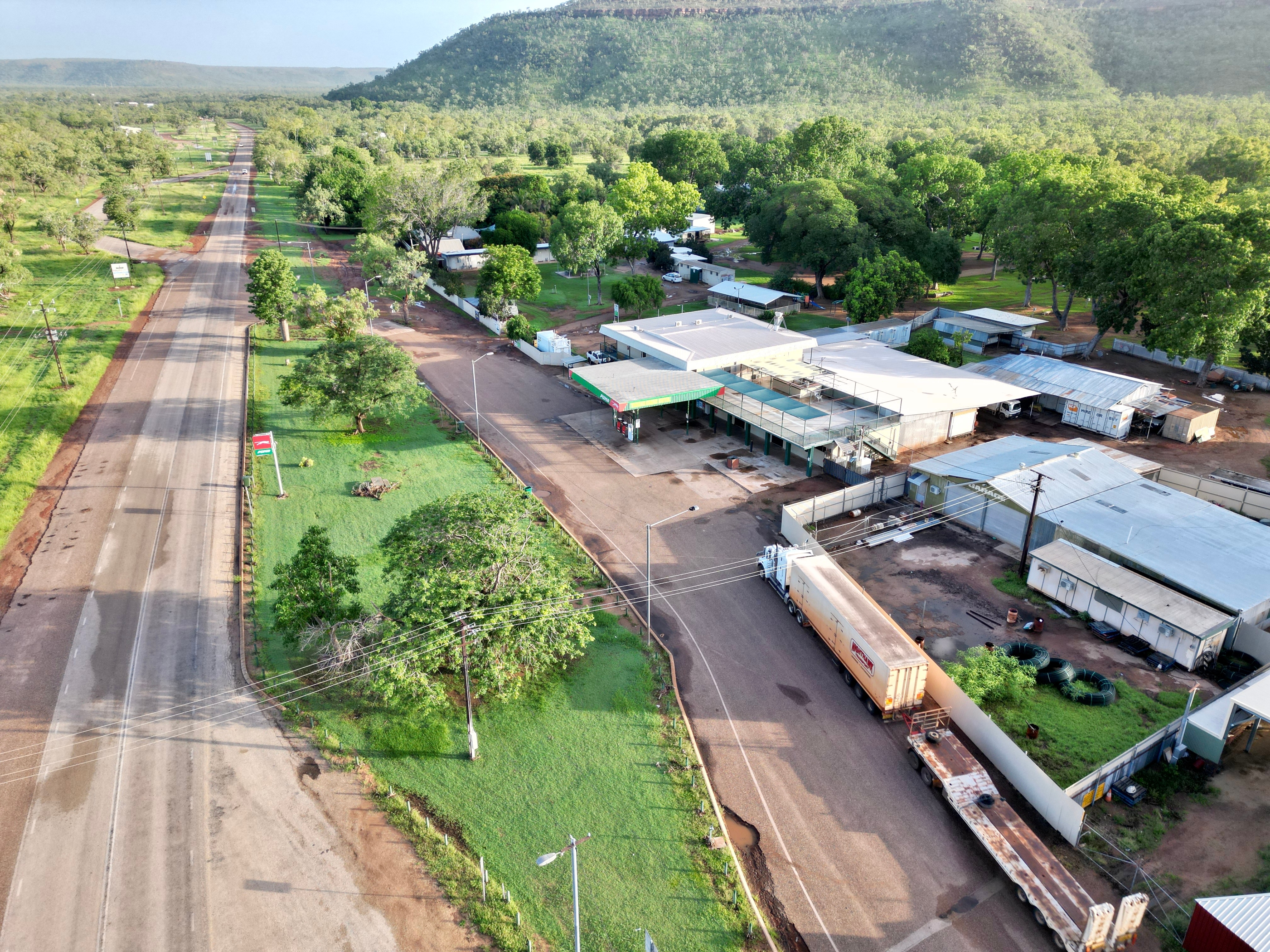 Remote NT communities remain cut off by floodwaters as Timber Creek