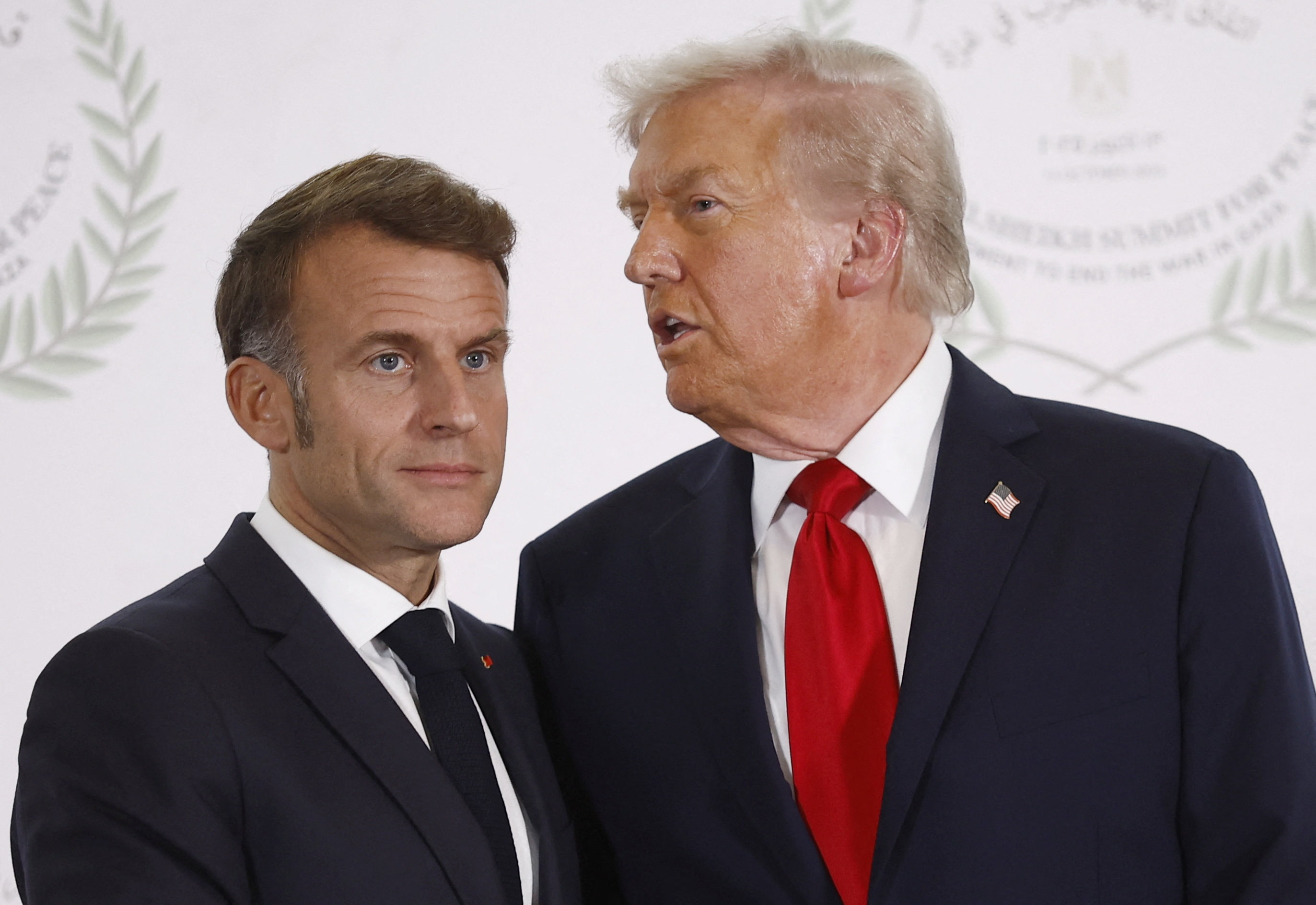Trump shares messages from Macron offering G7 meeting after Davos