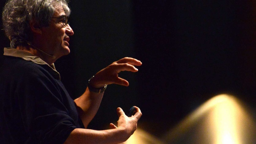 Star physicist Carlo Rovelli has a quantum problem—but it's not so much scientific as philosophical.