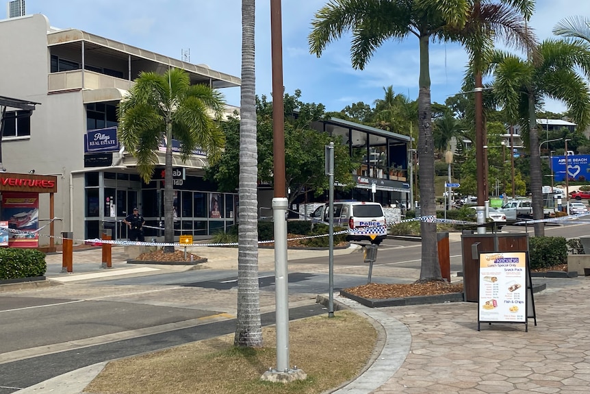 Man allegedly armed with knife shot dead by police in Airlie Beach - ABC News