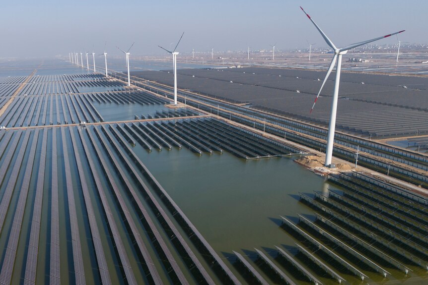 对空间的需求促使中国尝试建设浮动太阳能发电场。