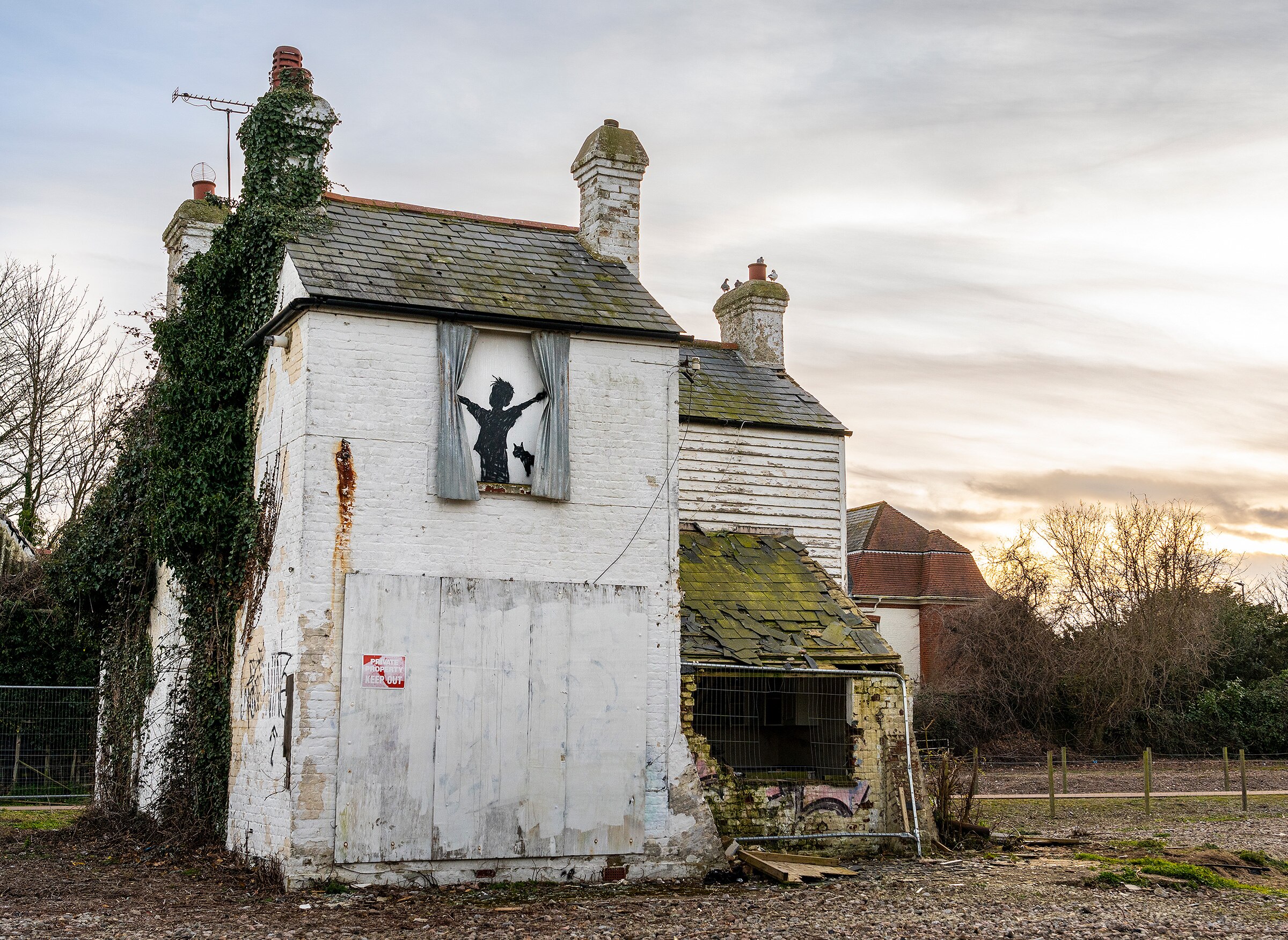 New Banksy Artwork Dismantled By Construction Workers…