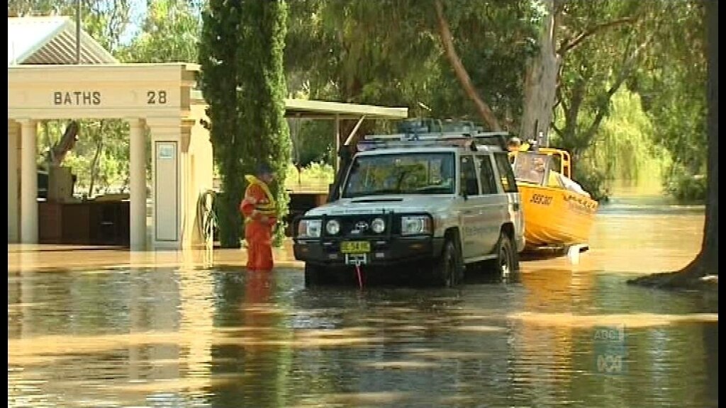 Flood threat extends to Forbes - ABC News