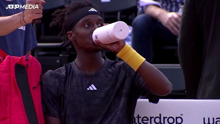 Mikael Ymer zerschmettert den Schläger auf dem Stuhl des Schiedsrichters und wird bei den Lyon Open disqualifiziert