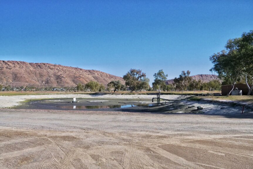 Alice Springs golf course ponds drained