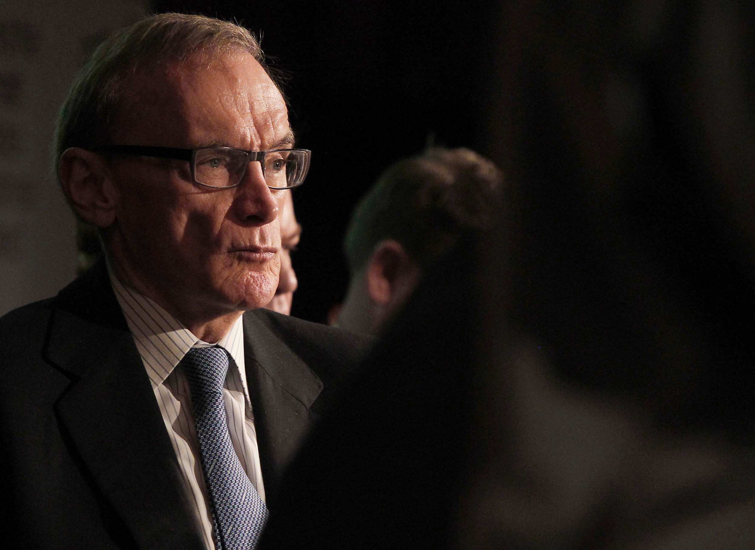 Bob Carr quits Senate, 18 months after entering Federal Parliament