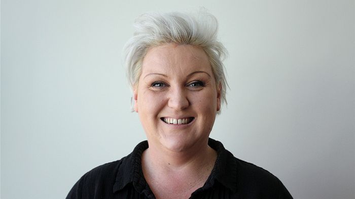Comedian Meshel Laurie's road to big city success episode artwork