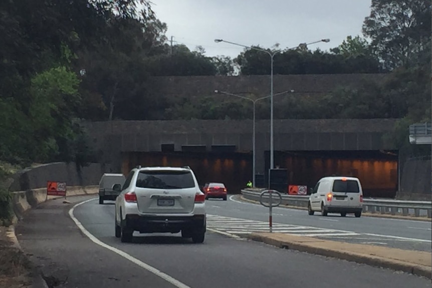 Cars flowing through the Acton tunnel, 22 October 2015