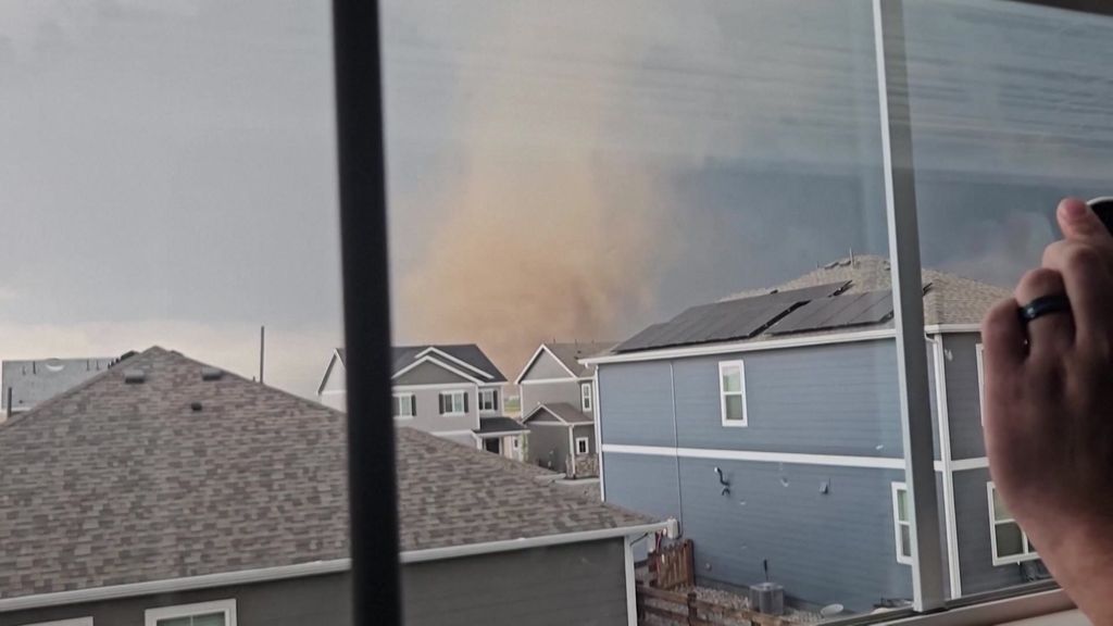 Tornado caught on camera as it sweeps through Colorado - ABC News