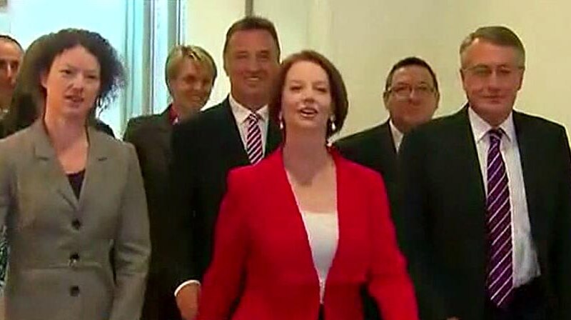 Rudd and Gillard arrive for caucus vote