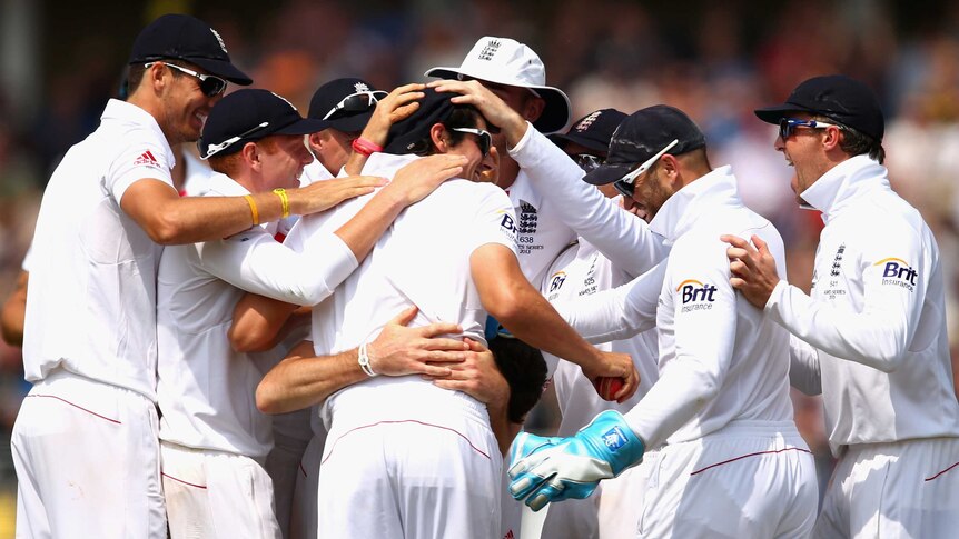 England congratulates Cook for outstanding catch