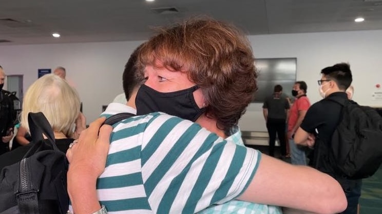 hug at airport