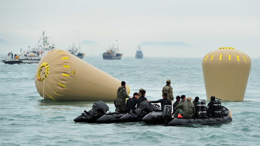 South Korea ferry search continues