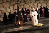 Pope prays at Holocaust memorial in Jerusalem
