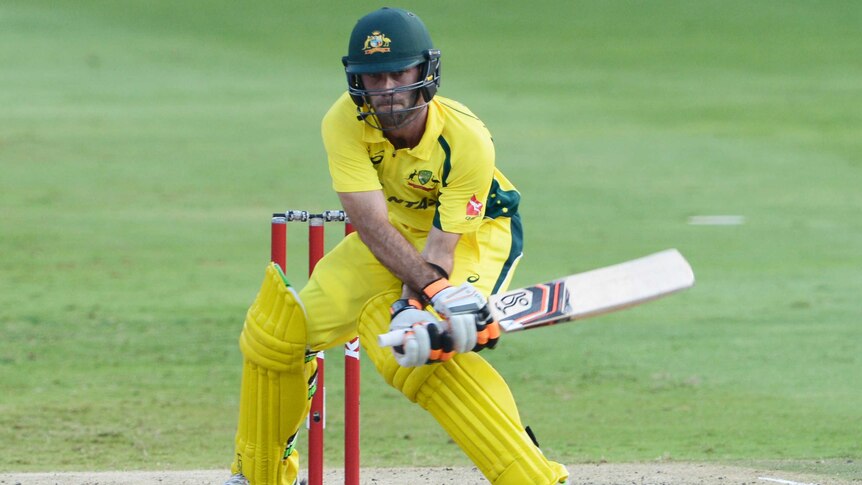 Glenn Maxwell pulls out the reverse sweep