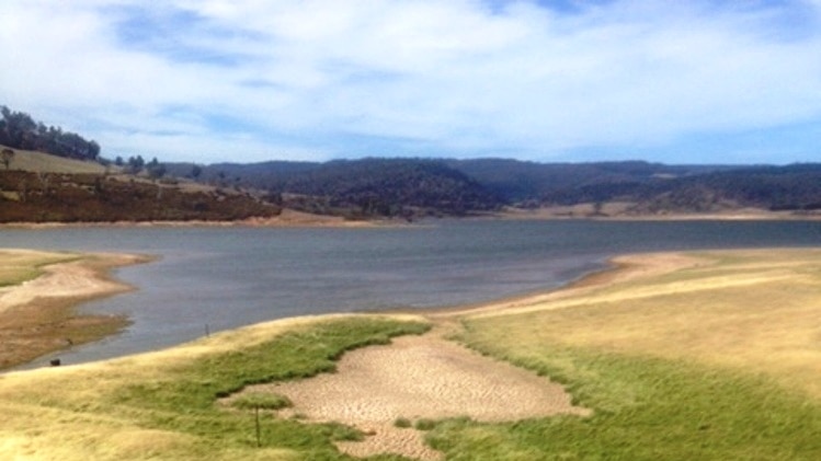 The water level continues to drop at the Craigbourne Dam in southern Tasmania