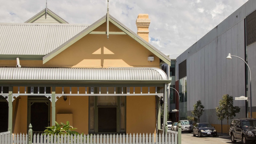 Single storey, single fronted terrace house, Perth.