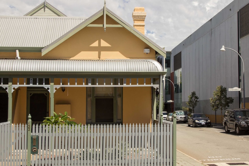 Single storey, single fronted terrace house, Perth.