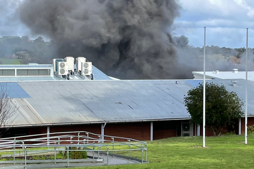 Fire at gingin school aldridge