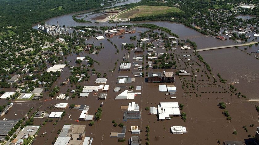 Cedar Rapids: 1,300 streets were submerged and 24,000 residents have fled.