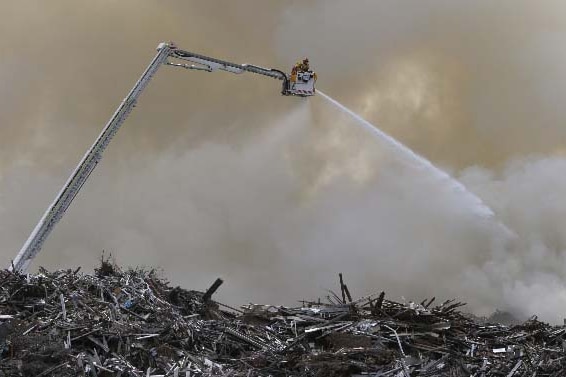 Aerial firefighter pouring water on the Somerton tip fire