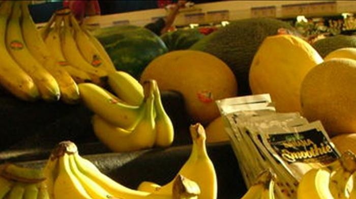 Bananas on fruit stand