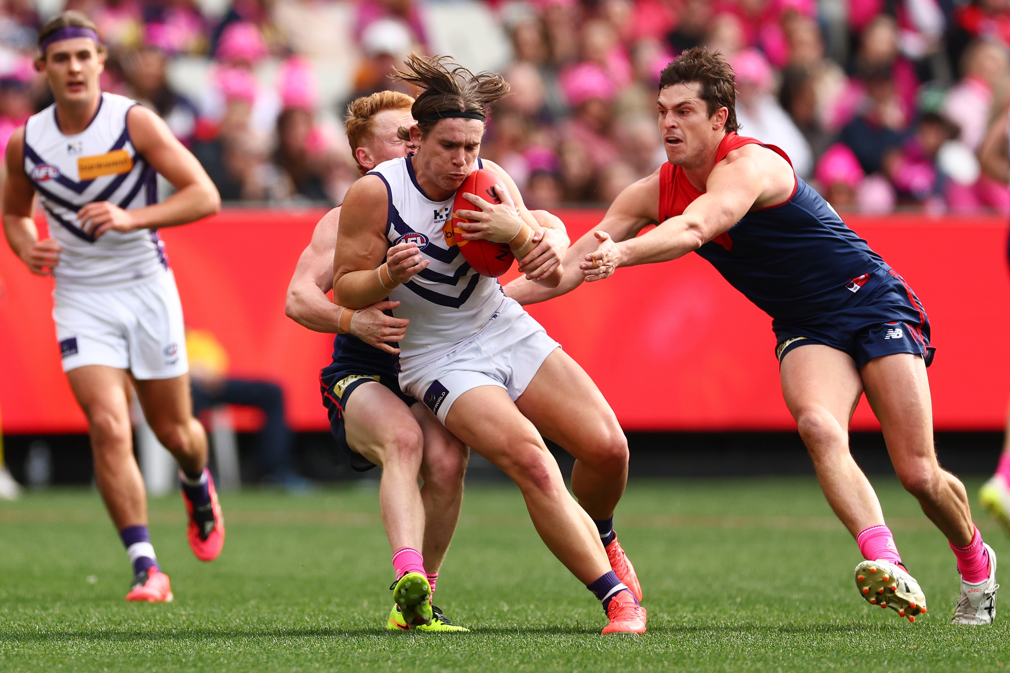 Live: Dees and Dockers exchange blows in thriller, Dillon speaks on Cats saga