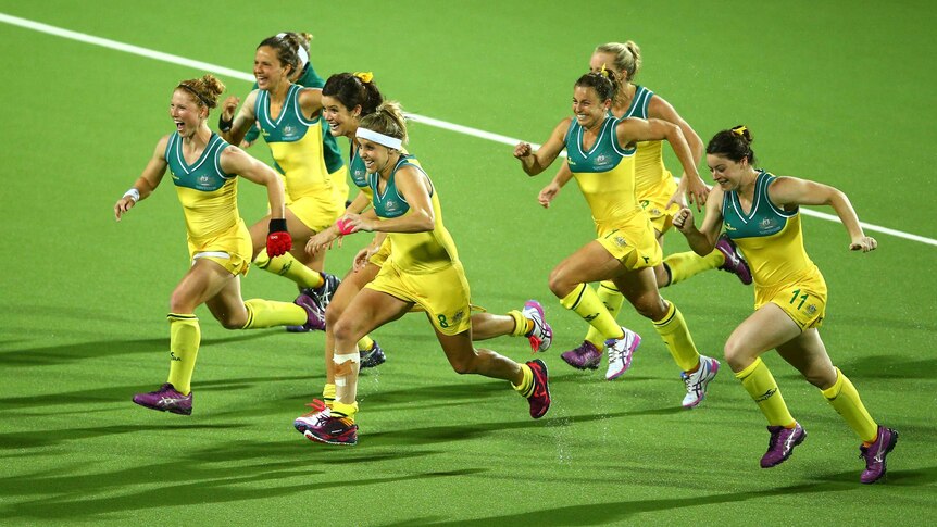 Hockeyroos celebrate Commonwealth Games gold medal win