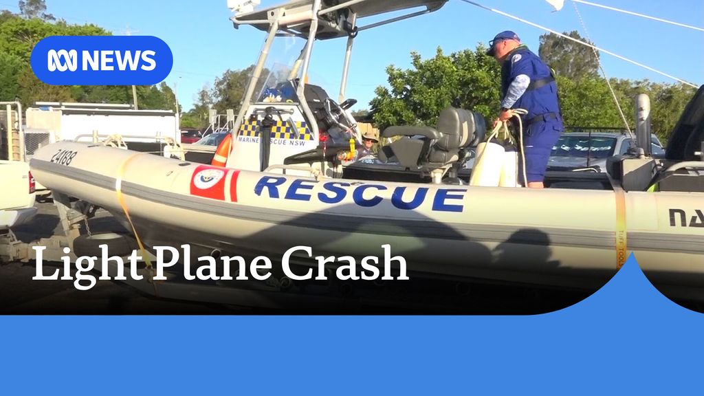 Two killed in plane crash off NSW Mid North Coast - ABC News