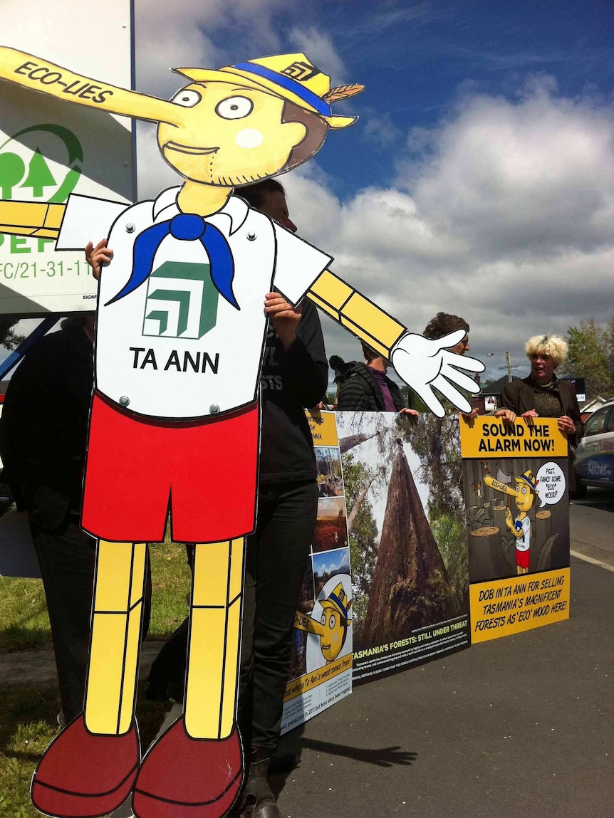 Forestry protesters outside Ta Ann's office