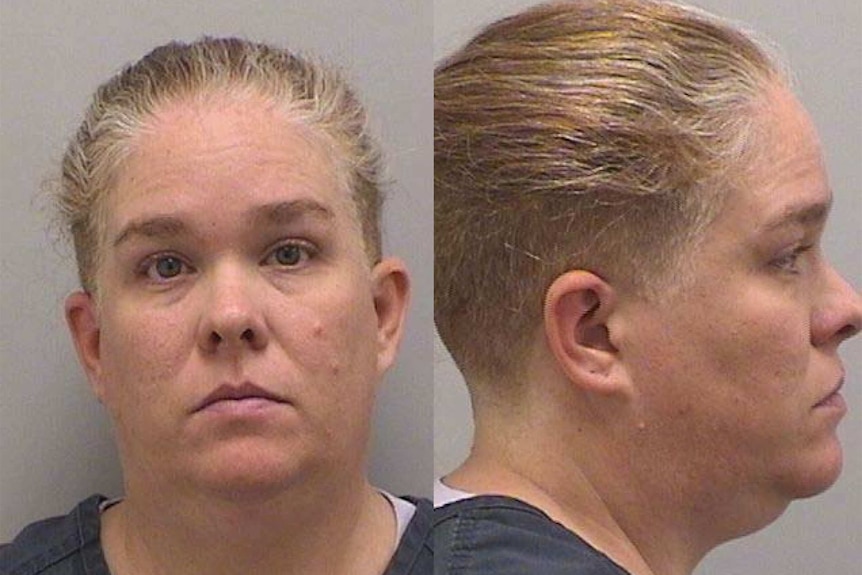 Mugshots of Kelly Turner, one of her facing the camera, one image of her side profile.