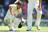 Mitchell Starc struggles in oppressive heat on day one at the Gabba