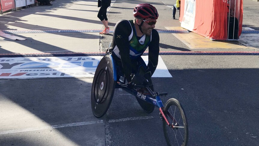 Kurt Fearnley wins the wheelchair event at Sydney's City to Surf in 2017.