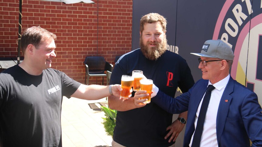 Jay Weatherill with Pirate Life brewers.