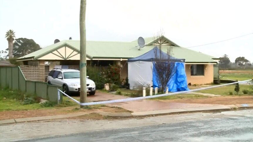 Tambellup house with police