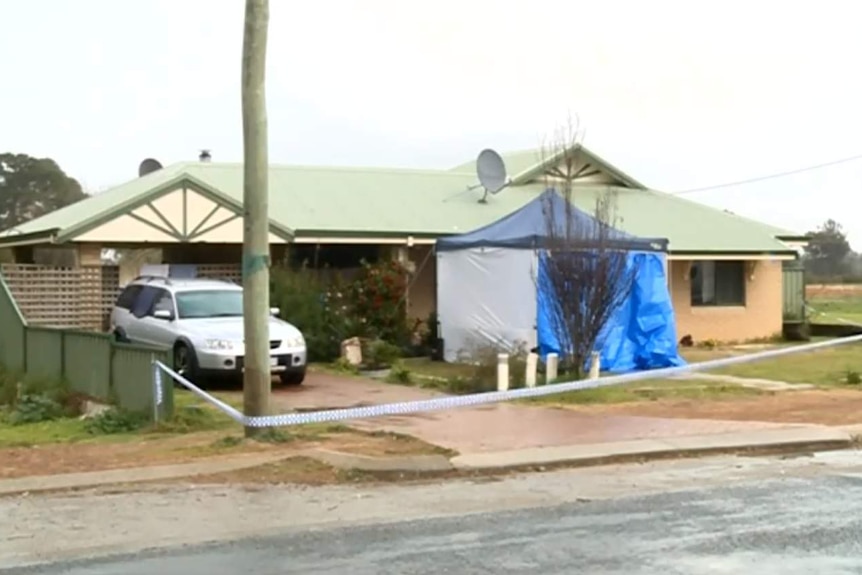 Tambellup house with police