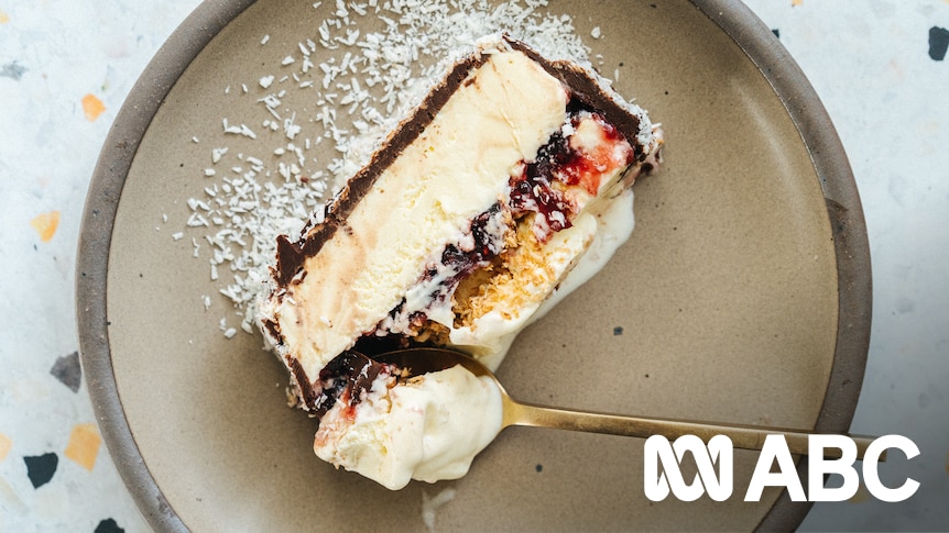 Hetty Lui McKinnon's lamington ice cream cake - ABC Everyday