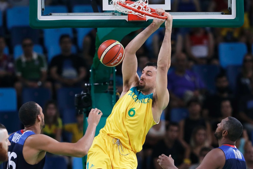 Boomers' Andrew Bogut dunks ball in Rio