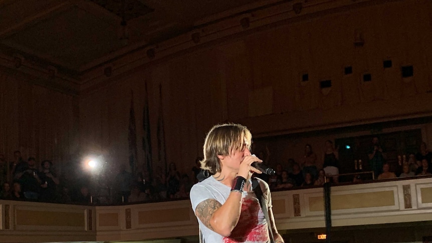 Keith Urban performs at the Tamworth Town Hall on Tuesday night.