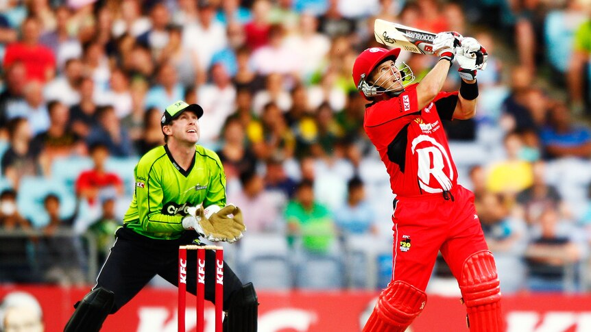 Hitting out ... Brad Hodge looks for runs for the Renegades (Brendon Thorne: Getty Images)
