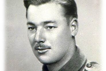 Black and white picture of WWII veteran Bill Rudd in uniform