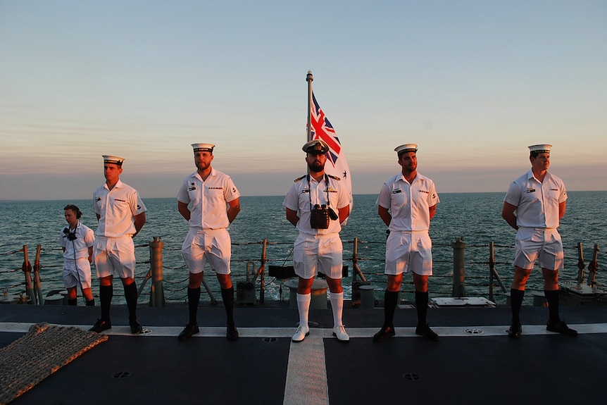 Sailors on HMAS Darwin