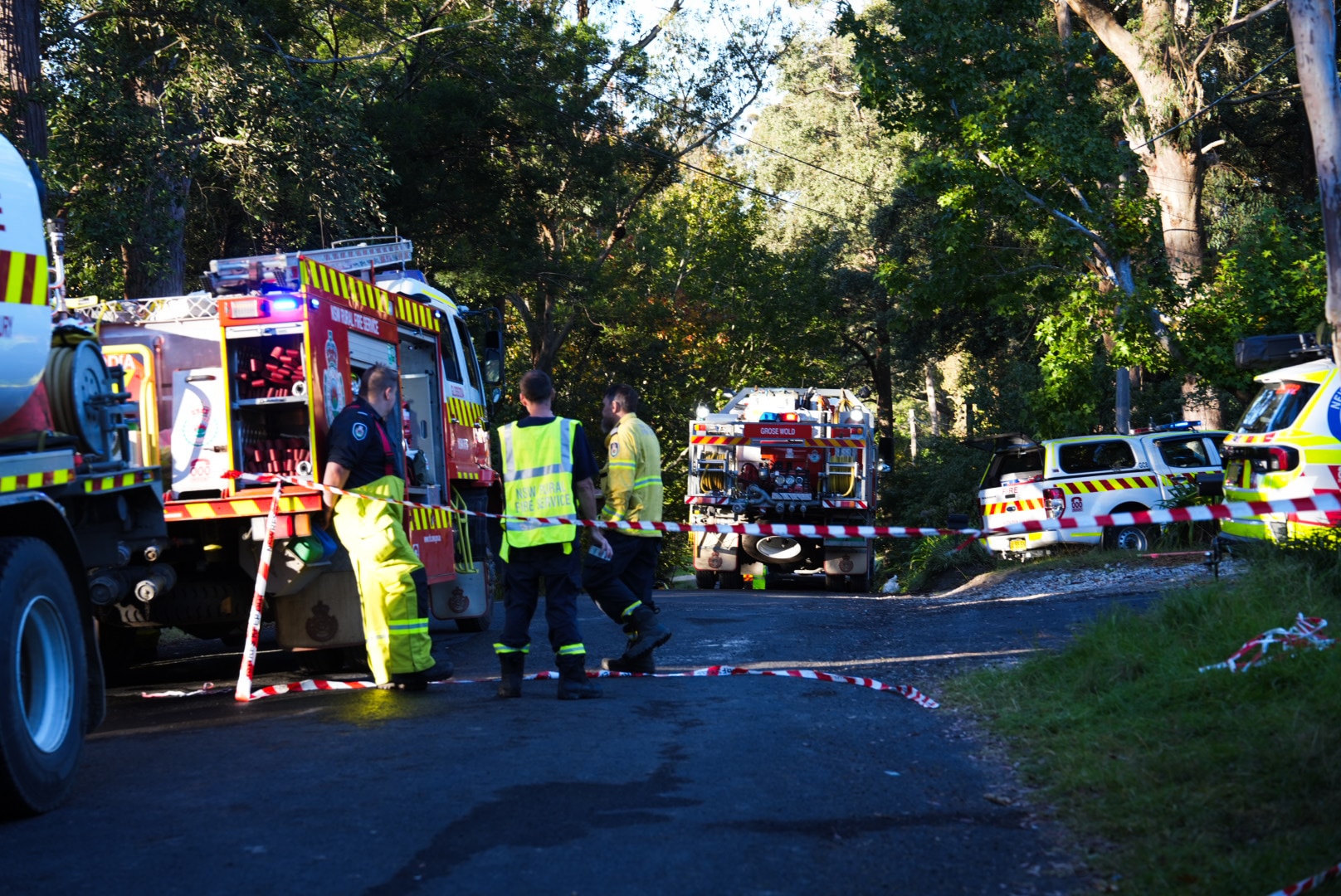 Five people escape, two bodies found after Bowen Mountain house fire - ABC  News