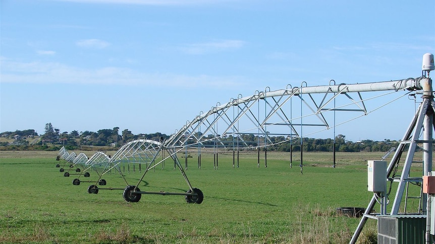Pivot irrigator