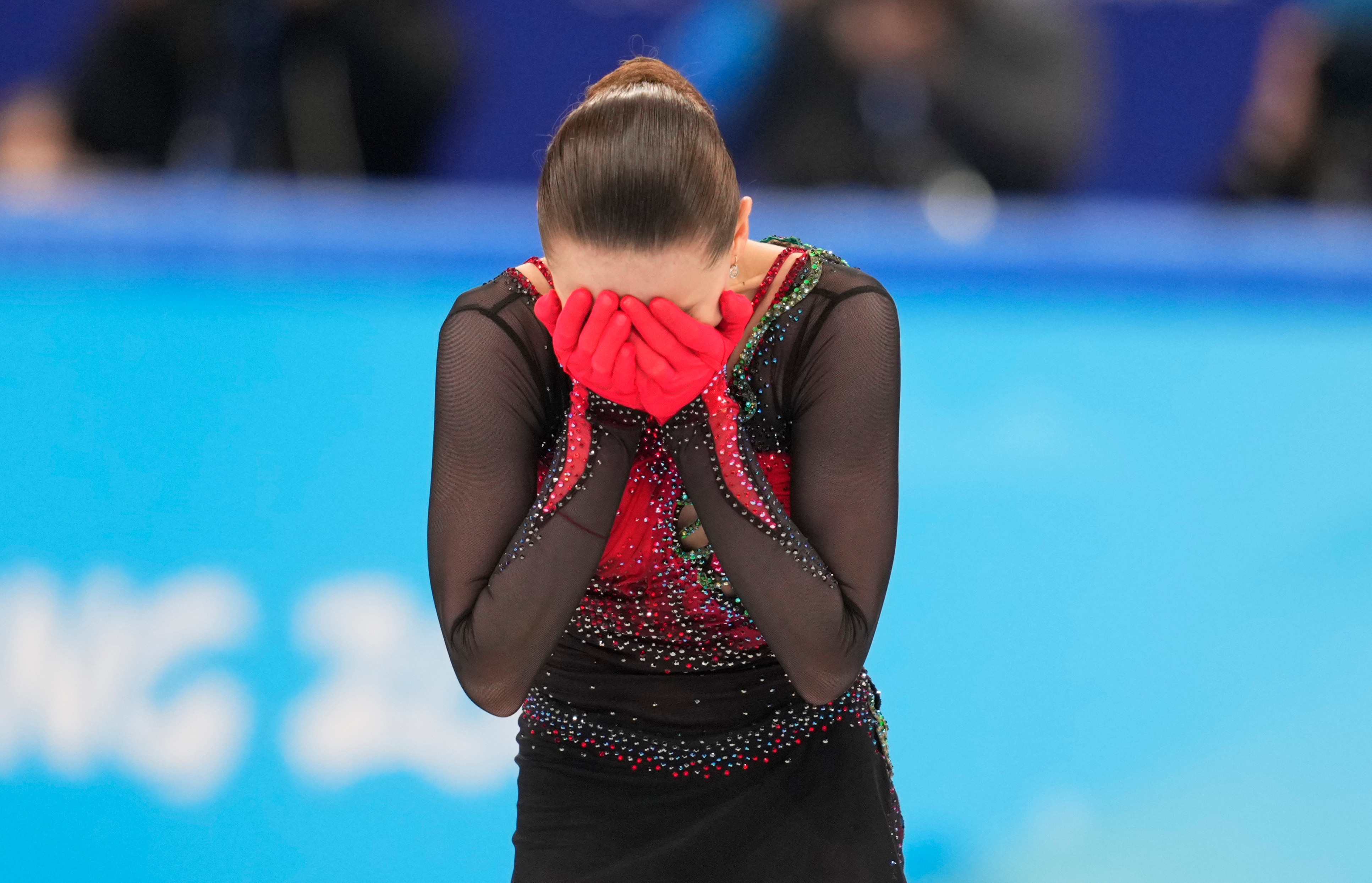 Камила валиева падение. Камилу валиеву дисквалифицировали на 4 года. Камила валиева уэнсдей. Камила валиева и русада. Камила валиева фигурное катание 2022.